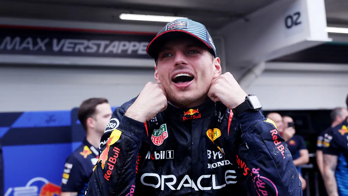 Max Verstappen acaricia el tricampeonato de F1